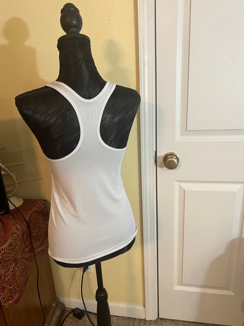 Old Navy White 'Run Rest Repeat' Floral Accent Racerback Tank - Picture 2 of 2
